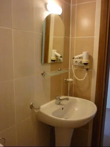 Yunus Hotel 3*